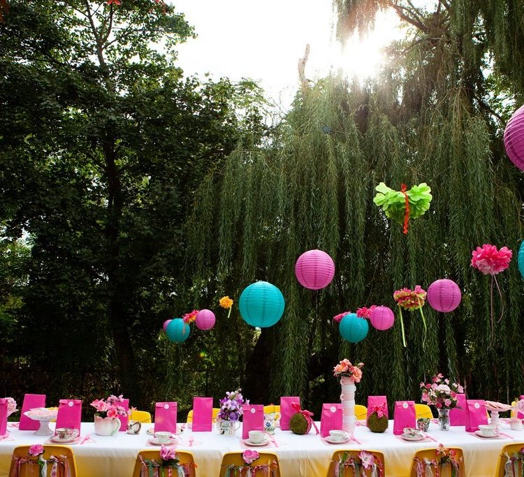 How To Create a DIY Alice in Wonderland Themed Birthday Party
