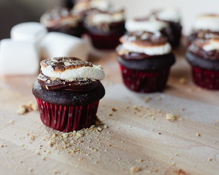 #SmoresWeek Eats // Nutella S’mores Cupcakes