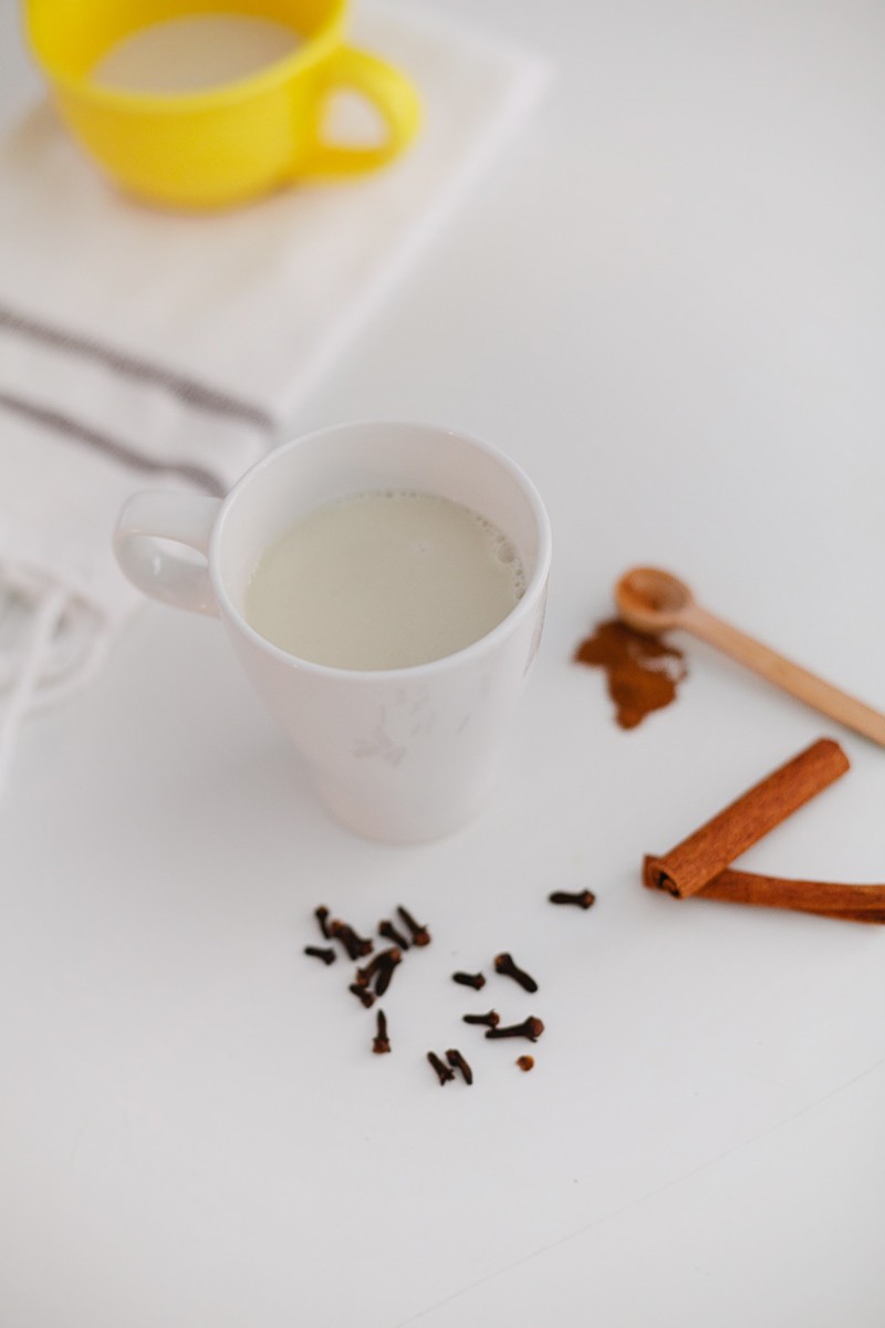Chai Tea Recipe with Essential Oils by popular Florida lifestyle blogger Fresh Mommy Blog