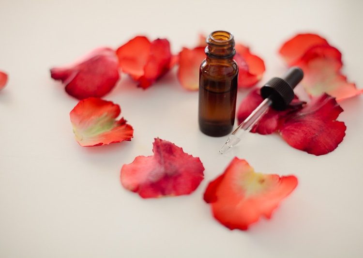 essential oils for romance and love by popular Florida lifestyle blogger Fresh Mommy Blog