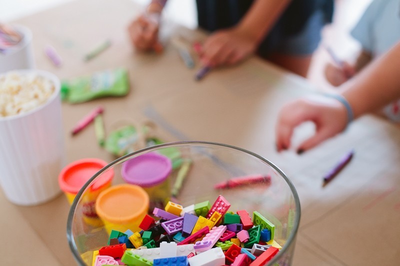 Tips for a Ridiculously Easy Table to Keep Kids Entertained for any Party