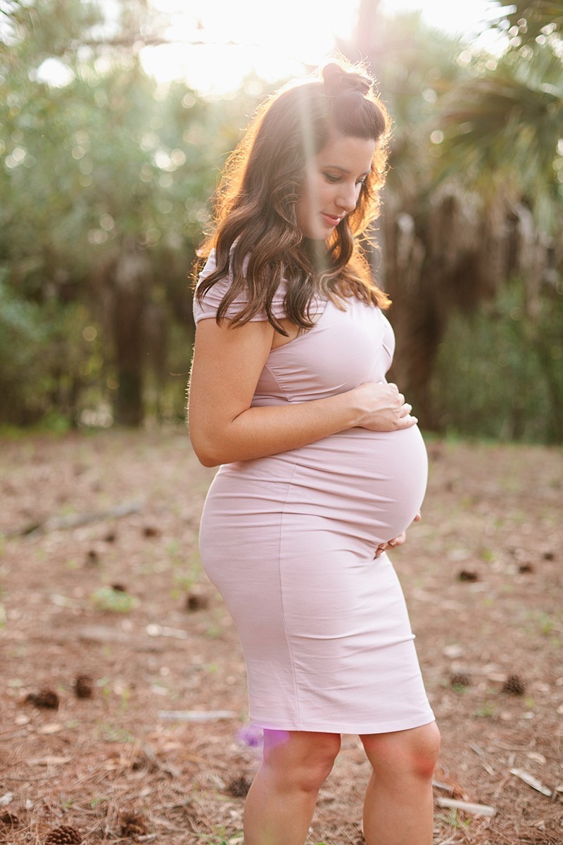 Pretty in Pink Maternity Photoshoot at Wall Springs Park