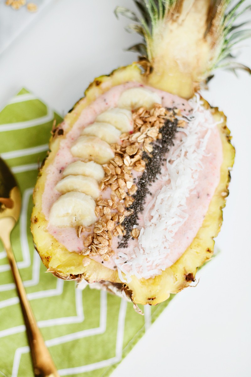 Pineapple Smoothie Bowl for a filling, nutrient filled meal while helping to lose weight!