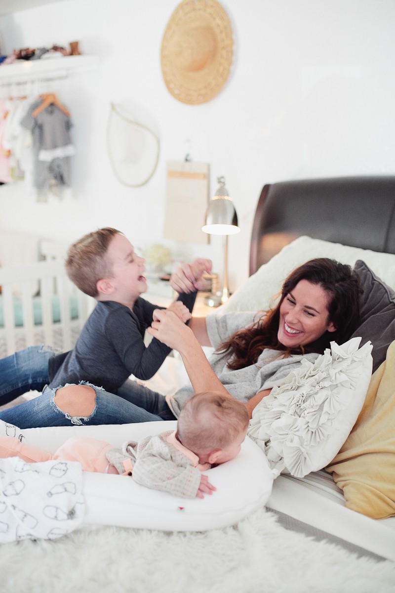 Create the Ultimate Morning Routine That Gets Results + a Free Worksheet. I love my mornings with my kiddos, these cuddles are the best! 