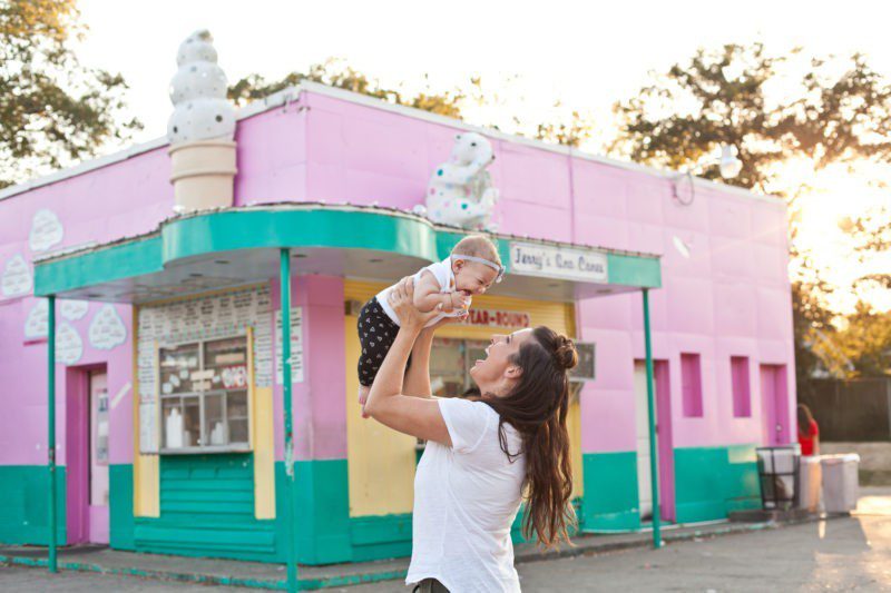 Family Friendly Memphis City Guide from Tabitha Blue of Fresh Mommy Blog with a delicious stop at the famous Jerry's Snow cones! Tennessee travel.