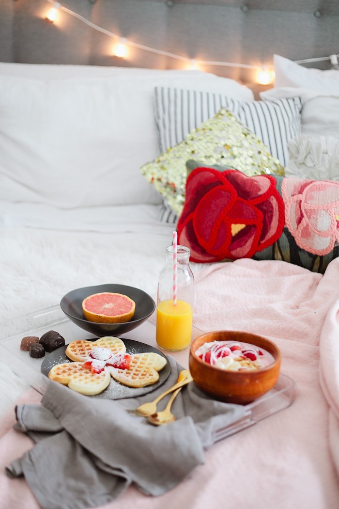 Strawberry Smoothie Bowl Recipe for Valentines Day featured by top FL lifestyle blogger, Tabitha Blue of Fresh Mommy Blog