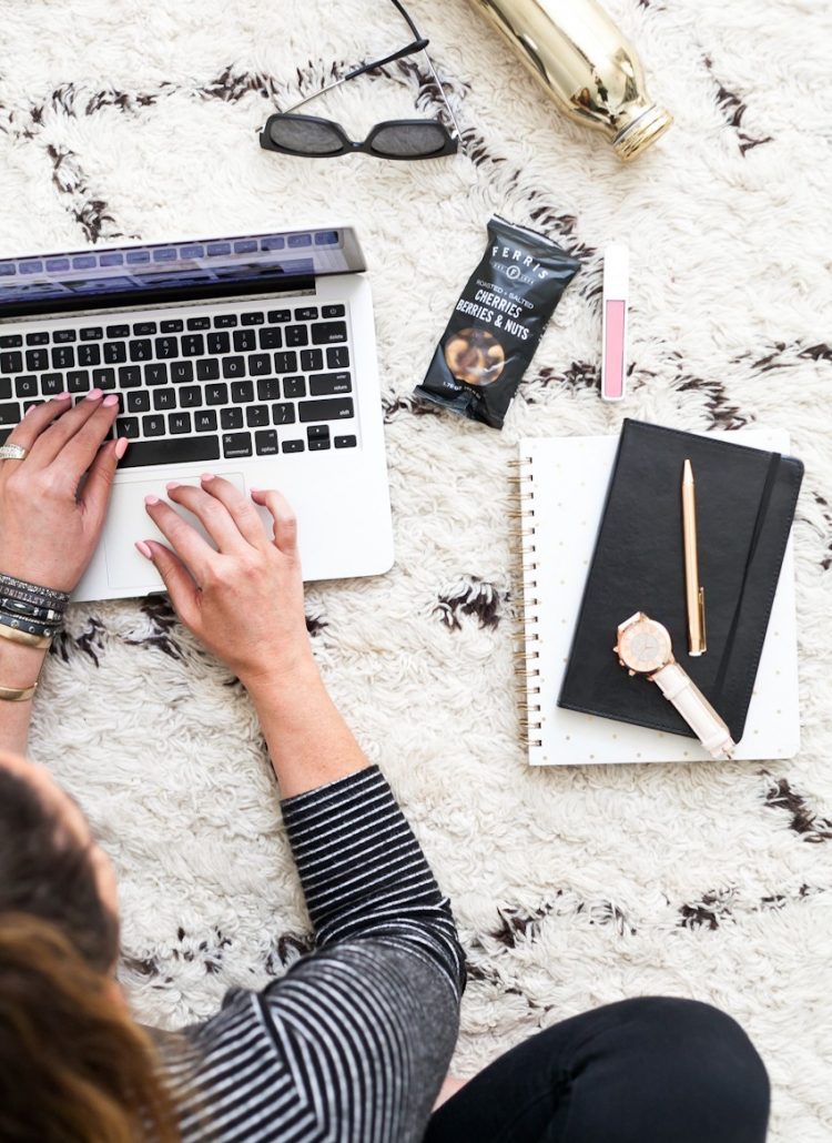 Let's talk about why, the actual reasons, that the things you've had on your list might not be getting done and how to change that. 5 Ways to Master an Effective To Do List: And Why Most People Don't featured by popular Florida lifestyle blogger, Fresh Mommy Blog