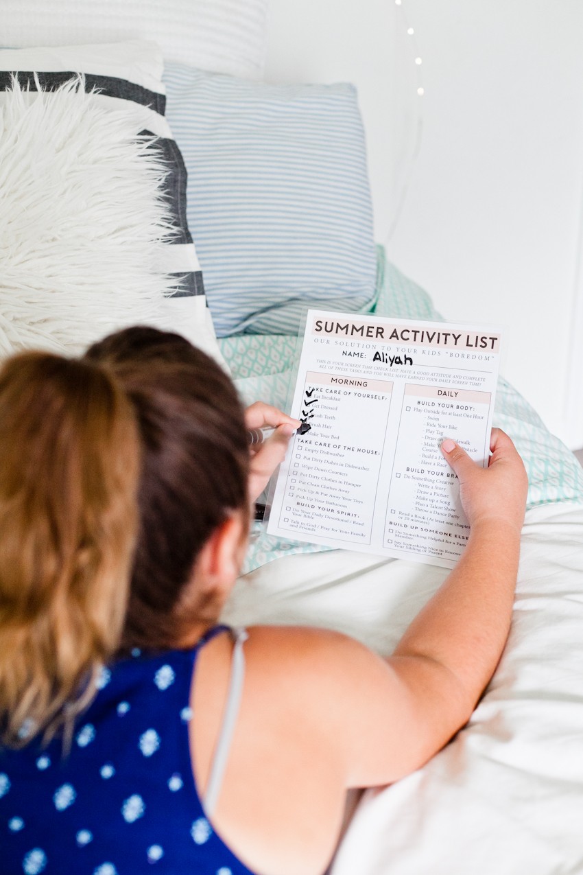 The Ultimate Summer Chores Checklist to Help Your Children Structure their Day! A Free Printable no screentime summer activity list for busting boredom, keeping the house clean and for kids to stay responsible by popular Florida lifestyle blogger Tabitha Blue of Fresh Mommy Blog.