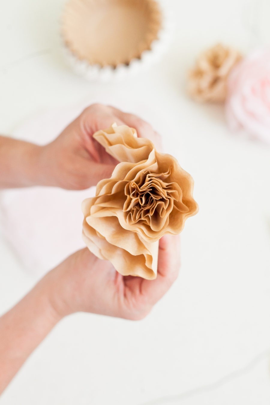 Everyday Summer Tablescapes + How to Make Easy DIY Paper Flowers featured by popular Florida lifestyle blogger Fresh Mommy Blog