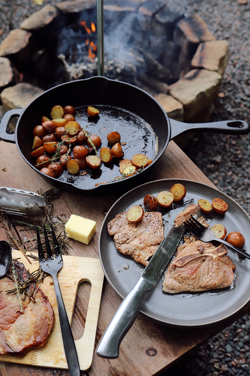 Cabin cooking with 5 delicious cast iron recipes to try on your next cabin trip! Feature by US lifestyle blogger Tabitha Blue of Fresh Mommy Blog. Delicious Cast Iron Pork Steak Recipe