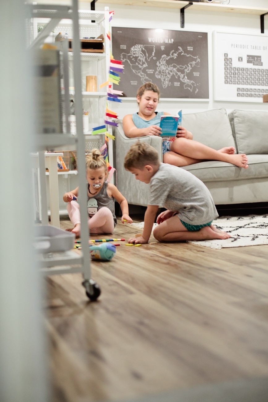 Sleep Tips for Kids Back to School - The screen time battle